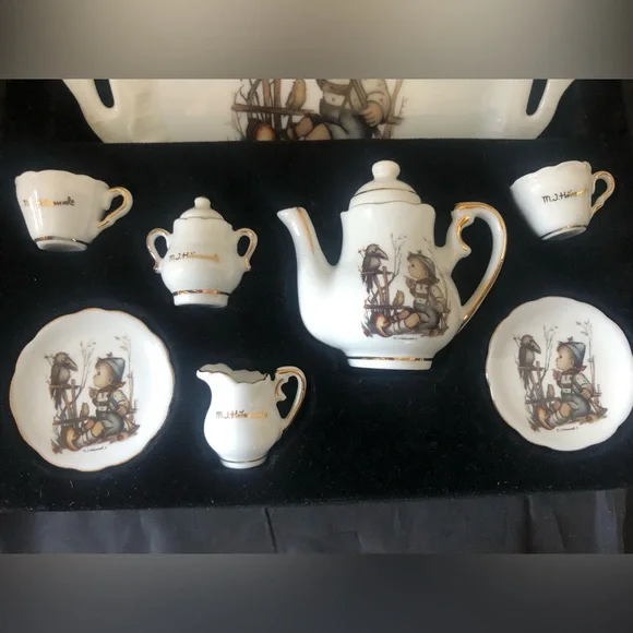 Miniature tea set Reuter Porzellan Germany with Hummel picture - Picture 5 of 5